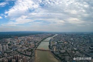 胖橘？芬奇：锡安就像是一只猫 在空中对抗后他总是能双脚落地